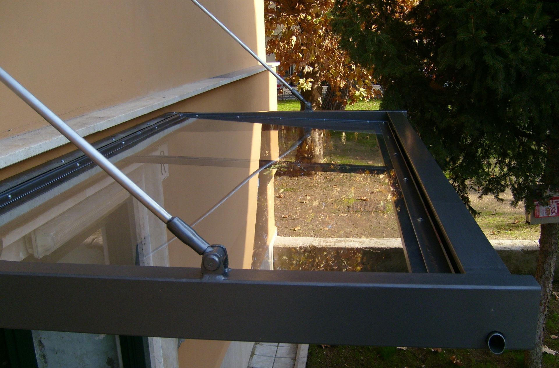 dettaglio pensilina Metal.Nar