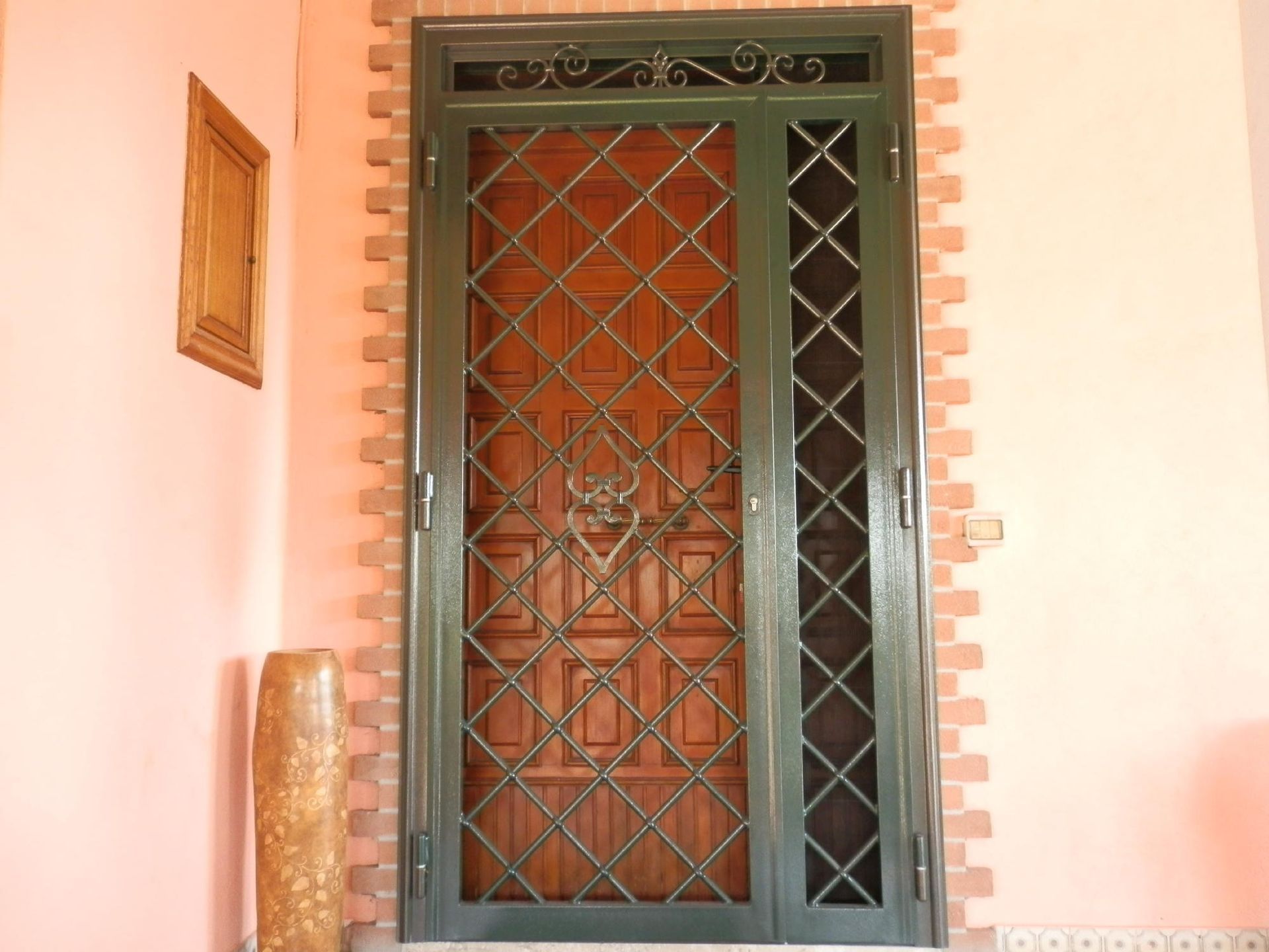 grate porta di ingresso