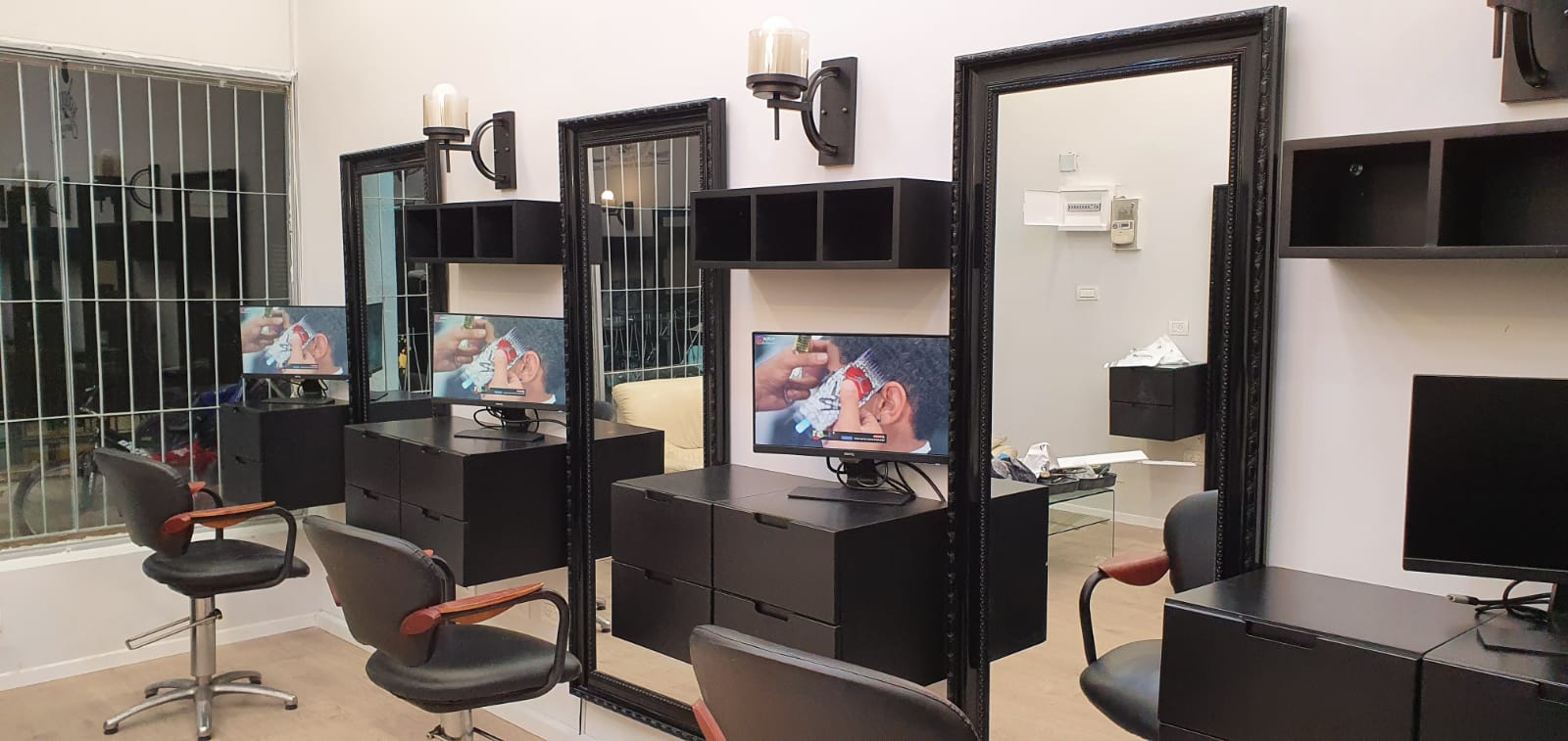 לימוד ספרות, בית ספר לספרות