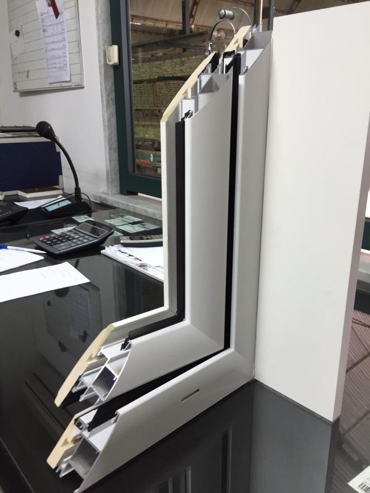 dettaglio infisso a taglio termico in PVC