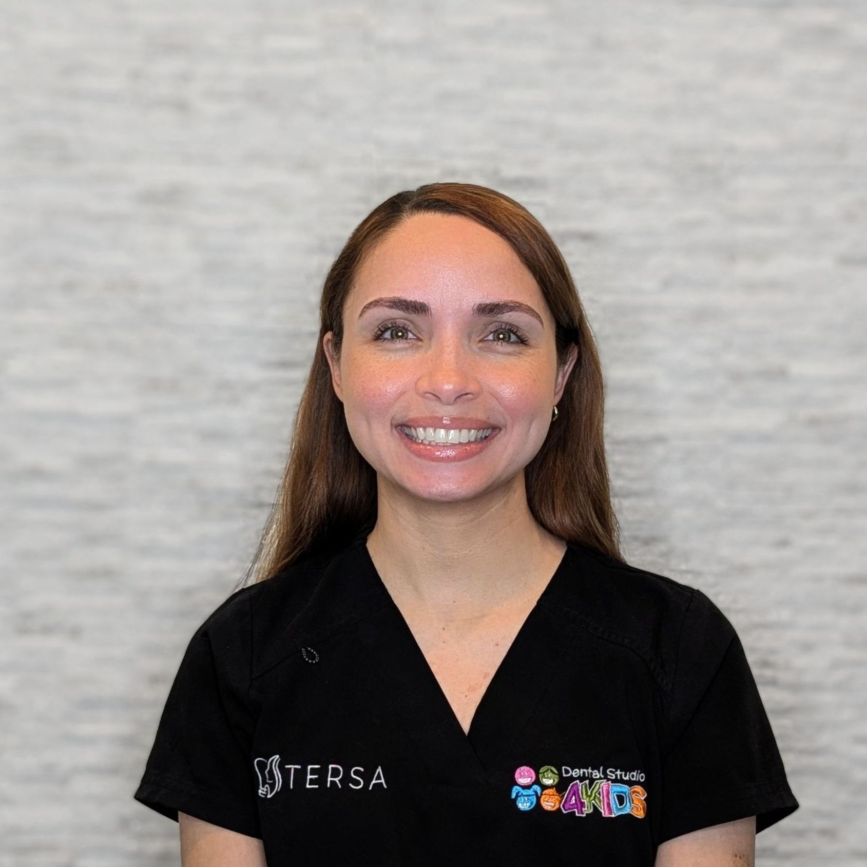 roxana dental assistant staff photo