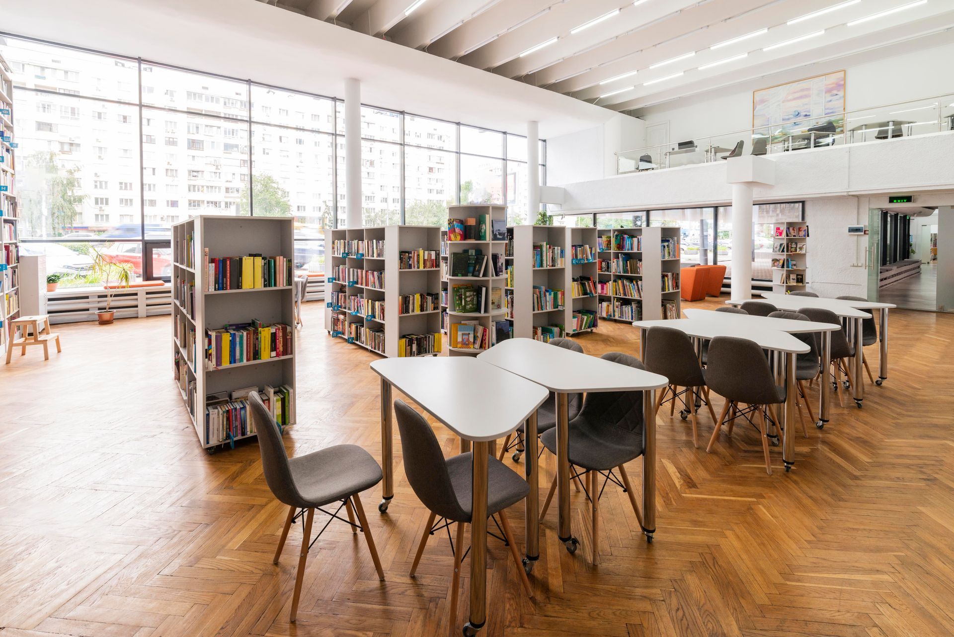 bibliotheek van een schoolgebouw