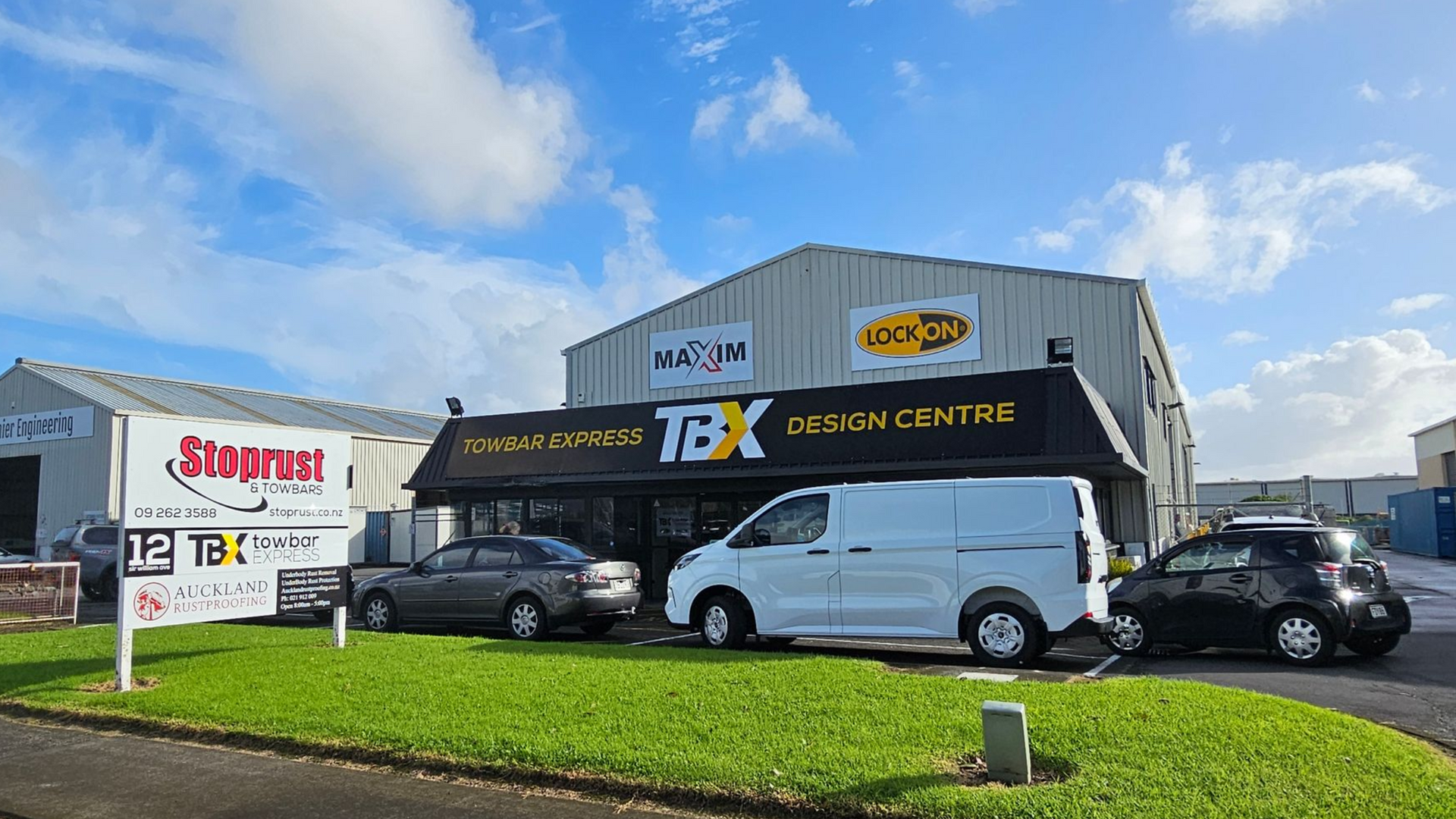 Auckland Towbar Express building