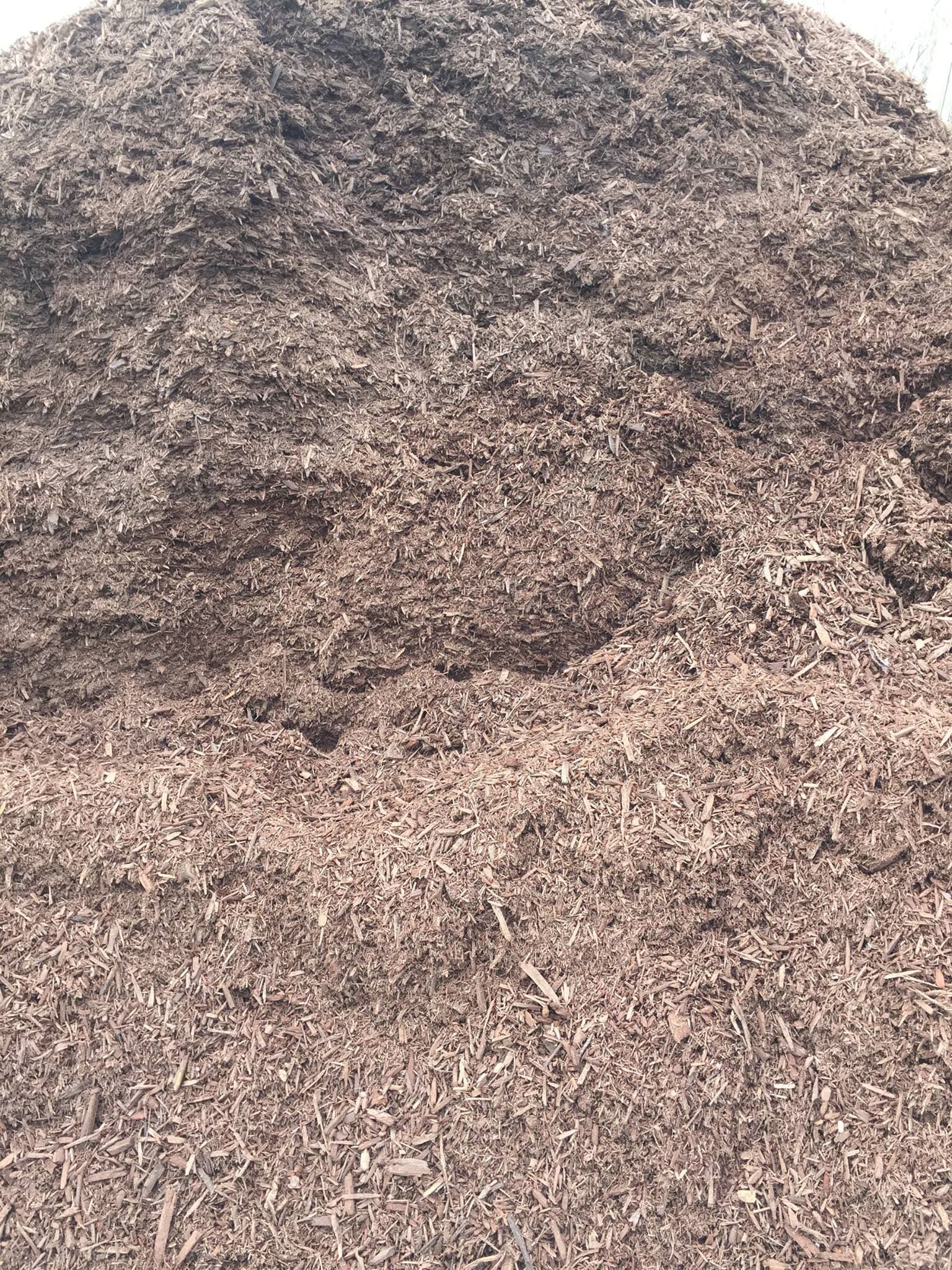 Mulch Lexington, KY Diamond Pond / Kentucky Garden and Fountain