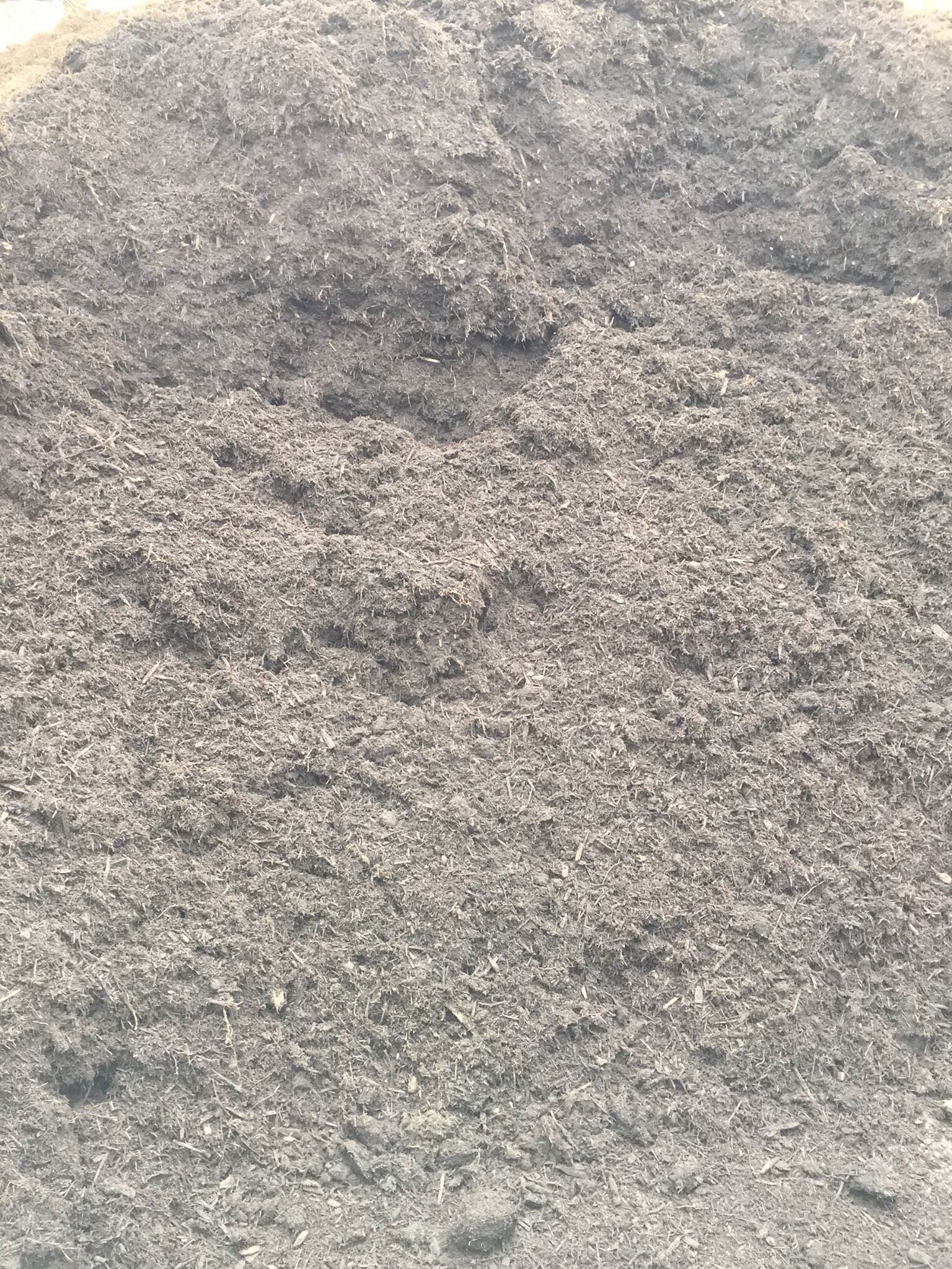 Mulch Lexington, KY Diamond Pond / Kentucky Garden and Fountain