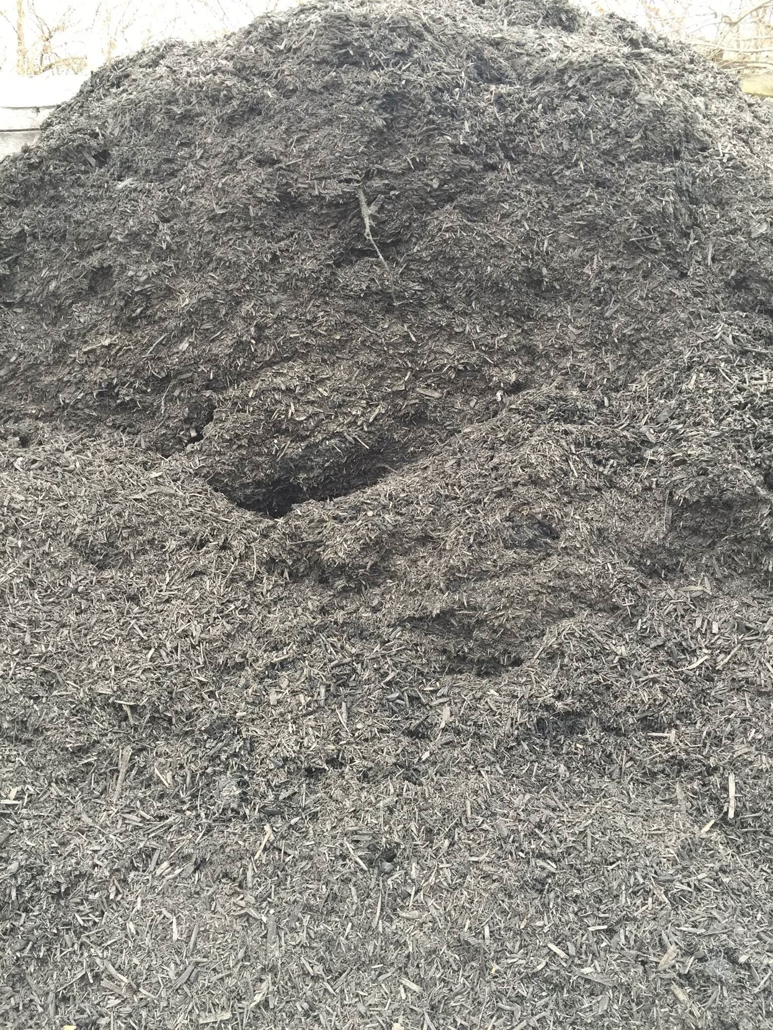 Mulch Lexington, KY Diamond Pond / Kentucky Garden and Fountain