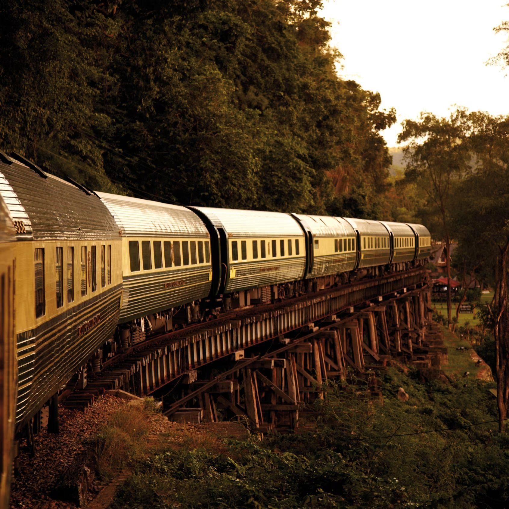 南洋深度文化馬來西亞 × 亞洲東方快車9日｜華人開拓史 × 鐵道風華 × 頂級美饌的奢華之旅