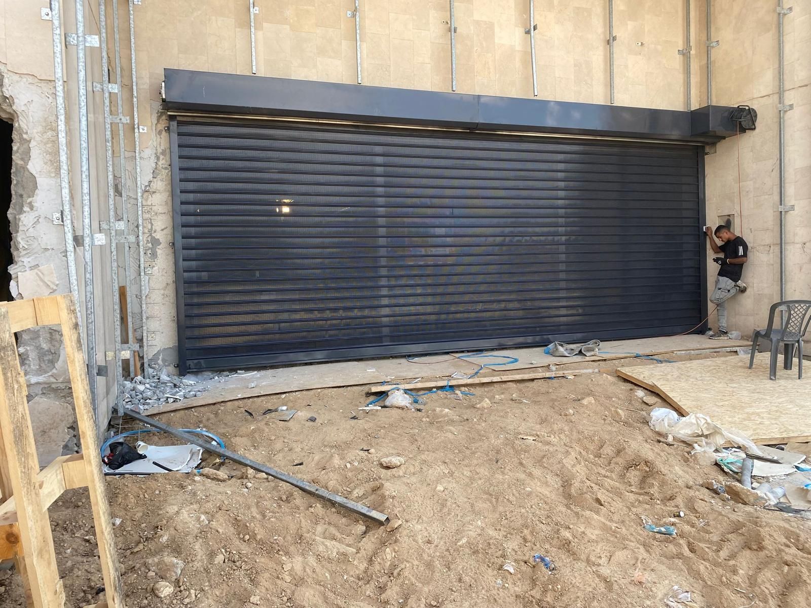 תריסי גלילה לעסקים