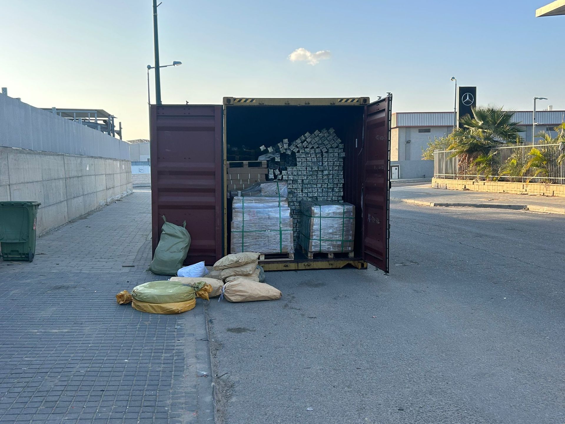 תריסים לחניות