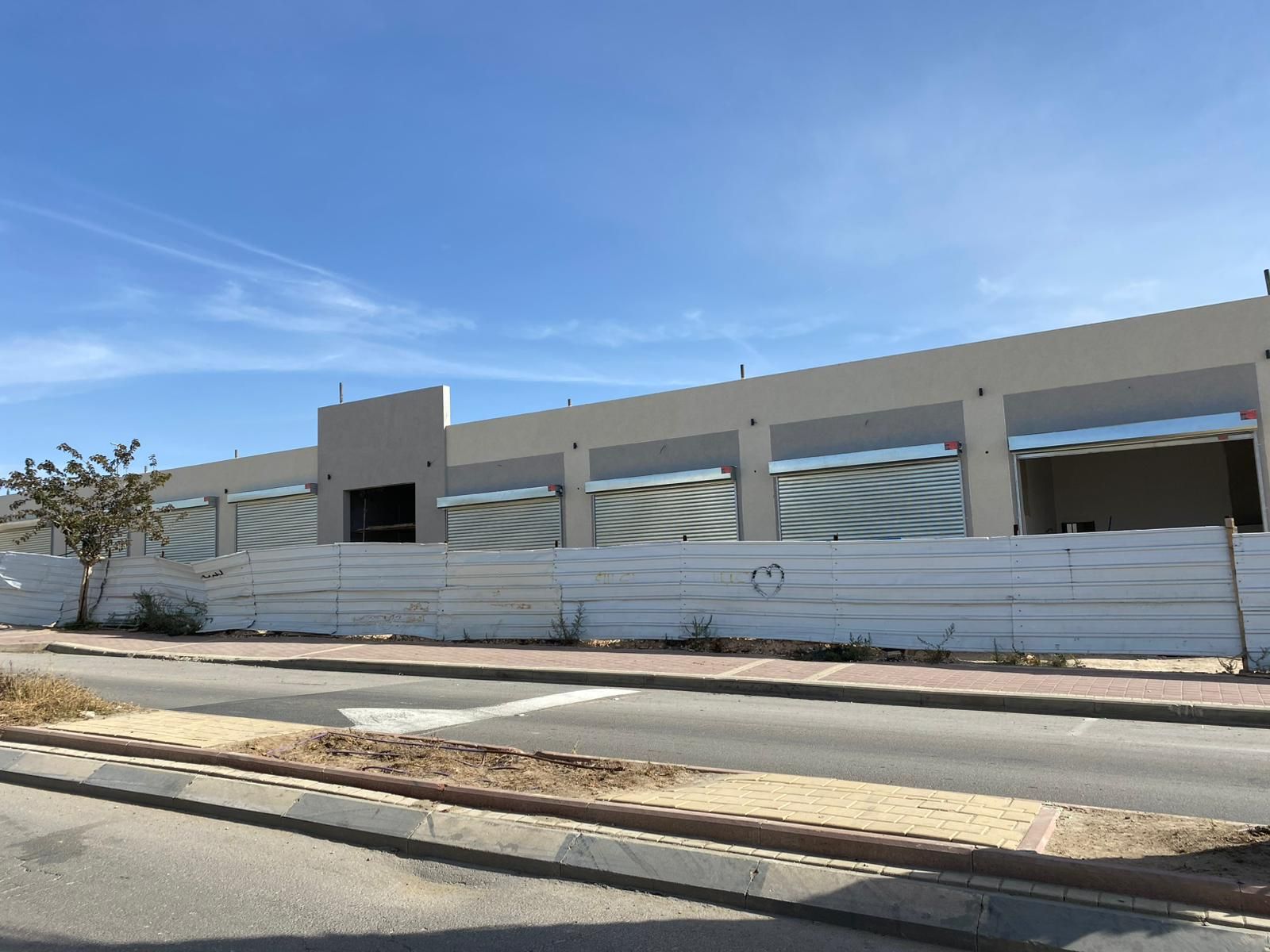 תריסי גלילה לעסקים