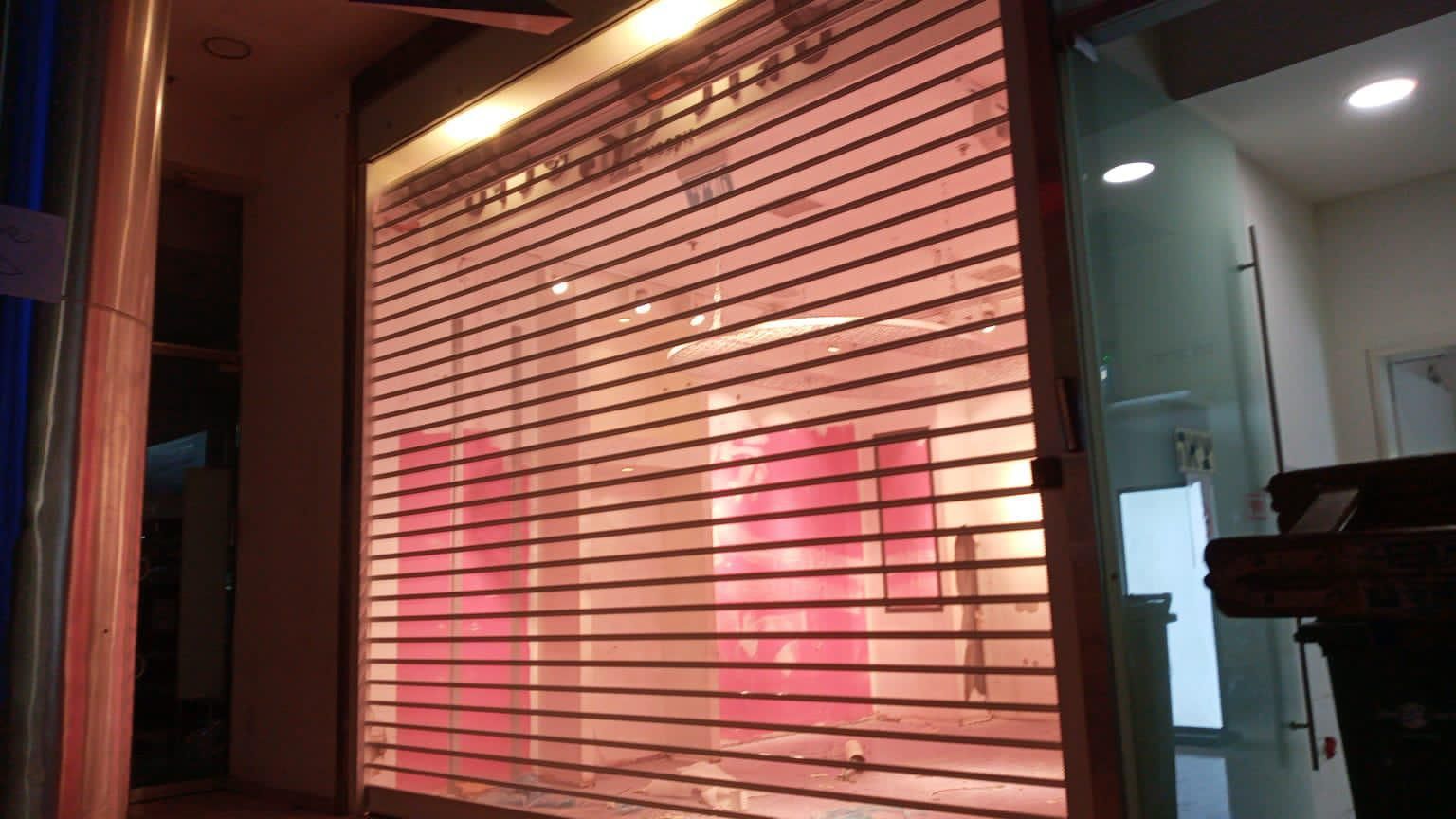 תריסים שקופים לעסקים