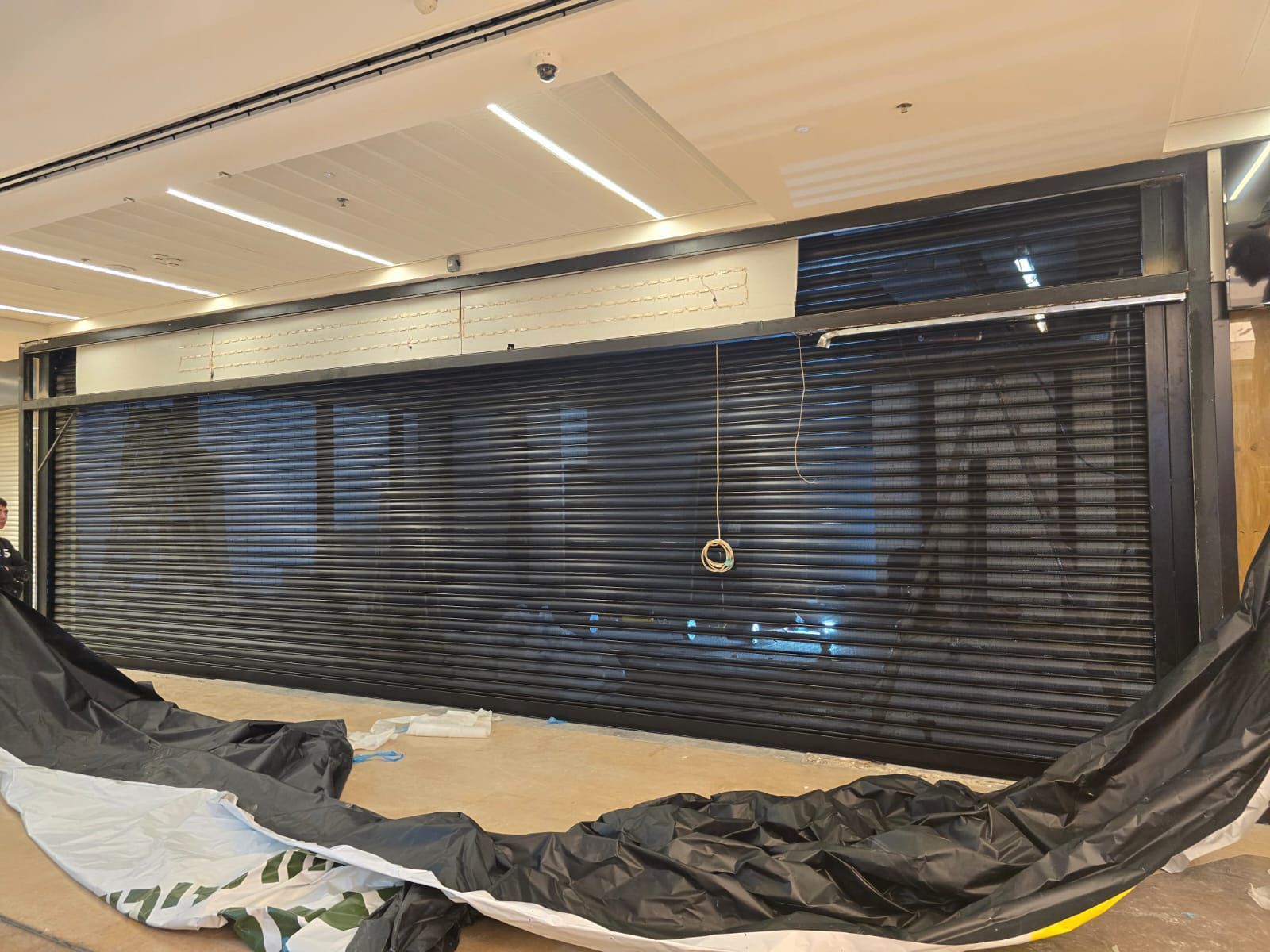 תריסי גלילה לעסקים