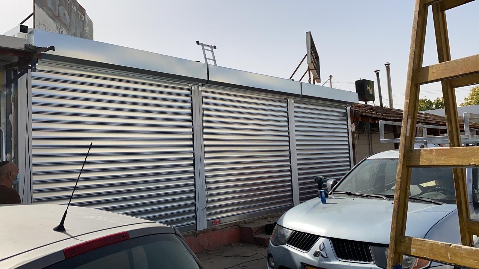 תריסי גלילה לעסקים