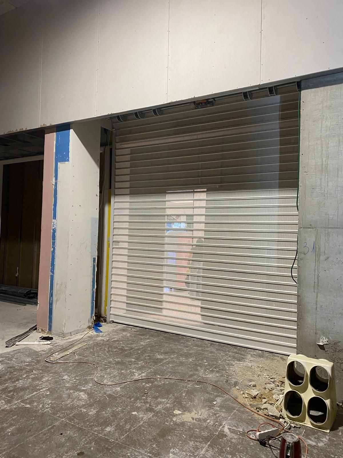 תריסי גלילה לעסקים