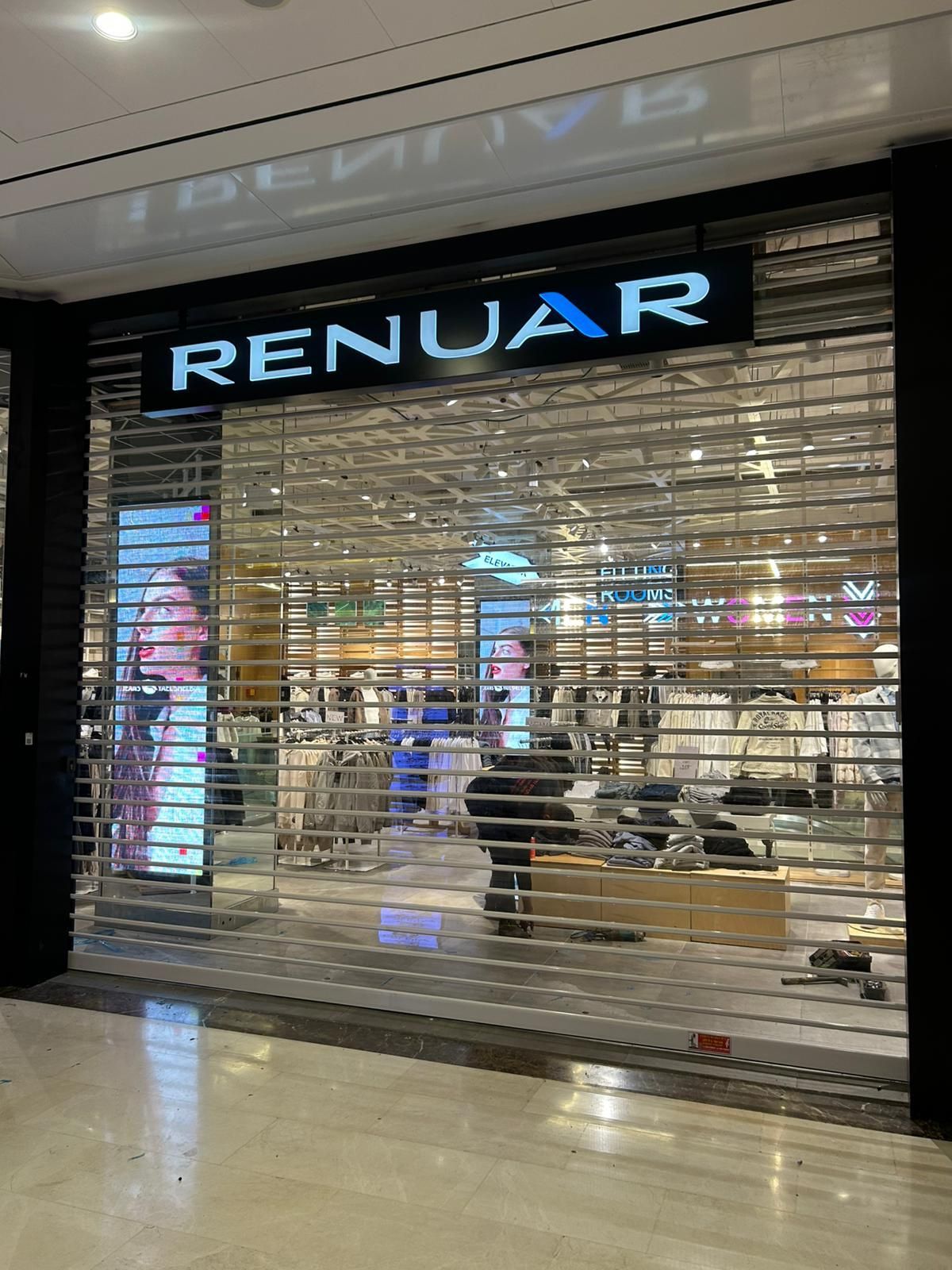 תריס פוליקרבונט פסים שקוף