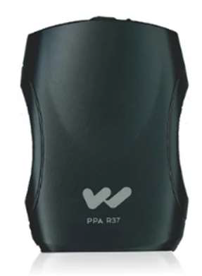 Un PPA R37 negro está sobre una superficie blanca