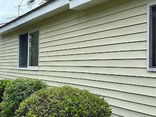 A before photo of a siding cleaning job in Gloucester, VA.