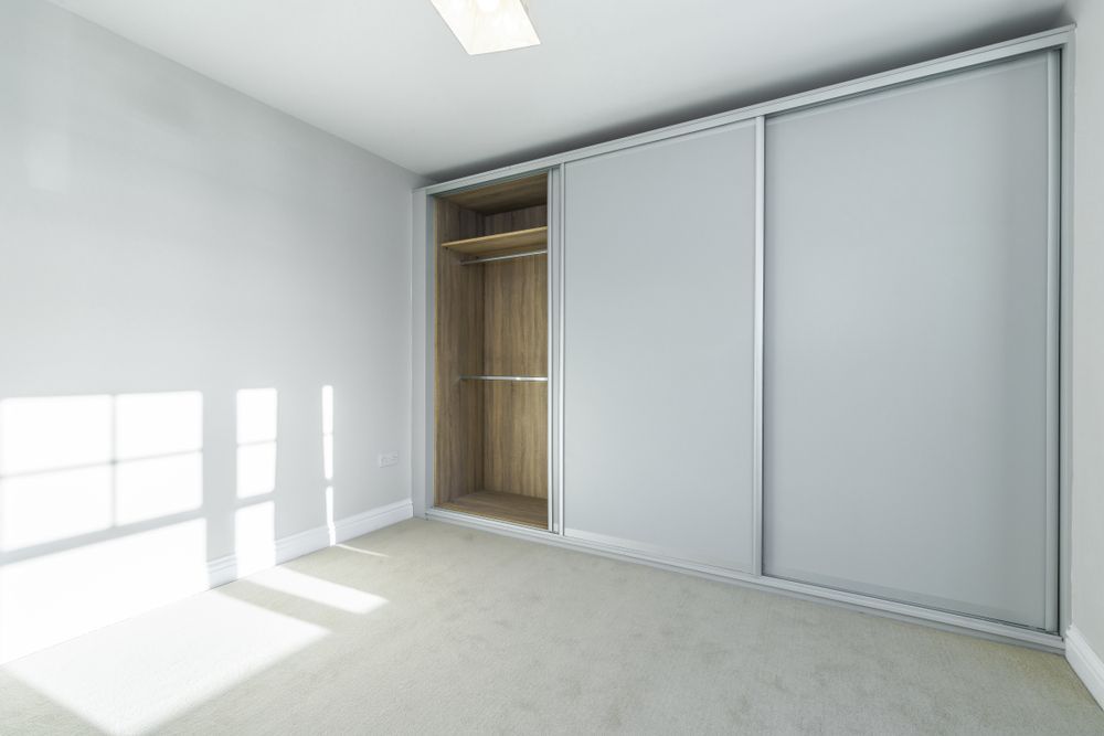 Empty Room With Built-in Closet — Local Glassmaster in Huskisson, NSW