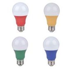 Un ensemble de quatre ampoules de couleurs différentes sur fond blanc.