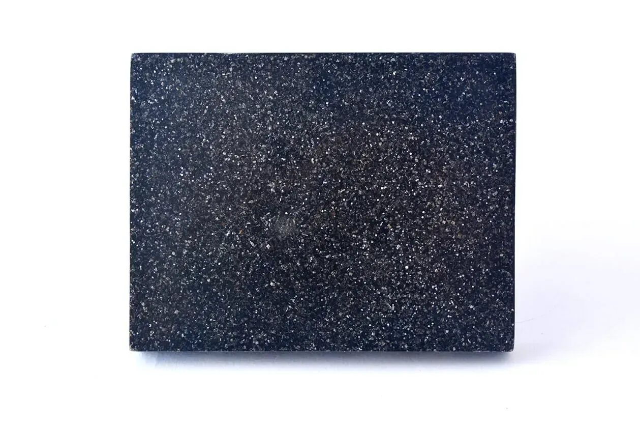 Panel rectangular azul oscuro brillante sobre un fondo blanco