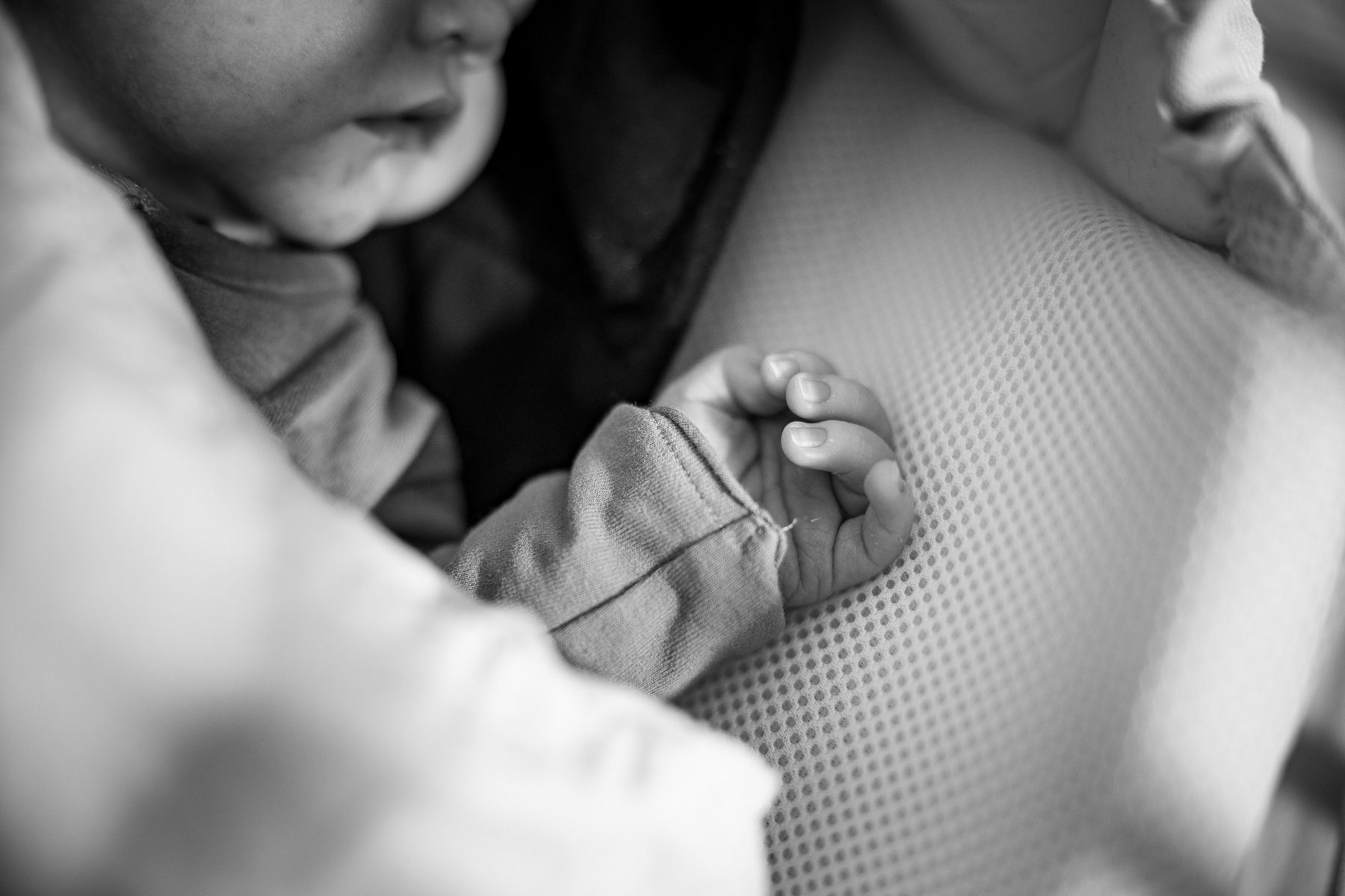 Detail van handje van pasgeboren baby