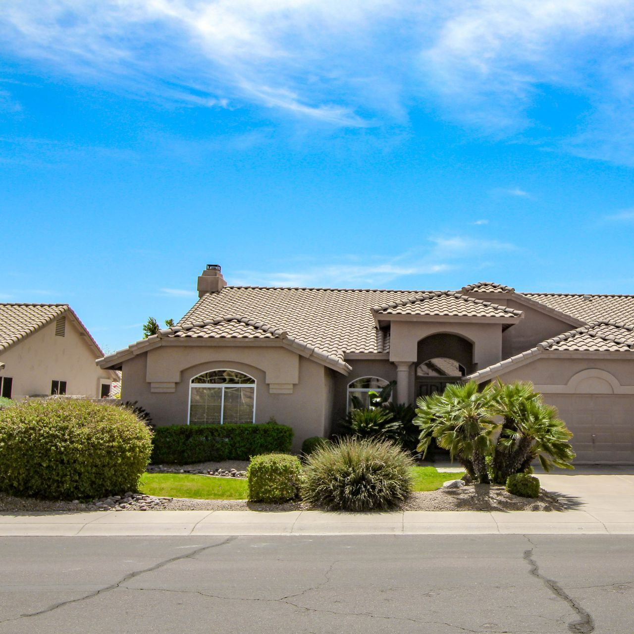 Are you selling your property in Maricopa County, AZ? We'll be glad to make a fast cash offer!