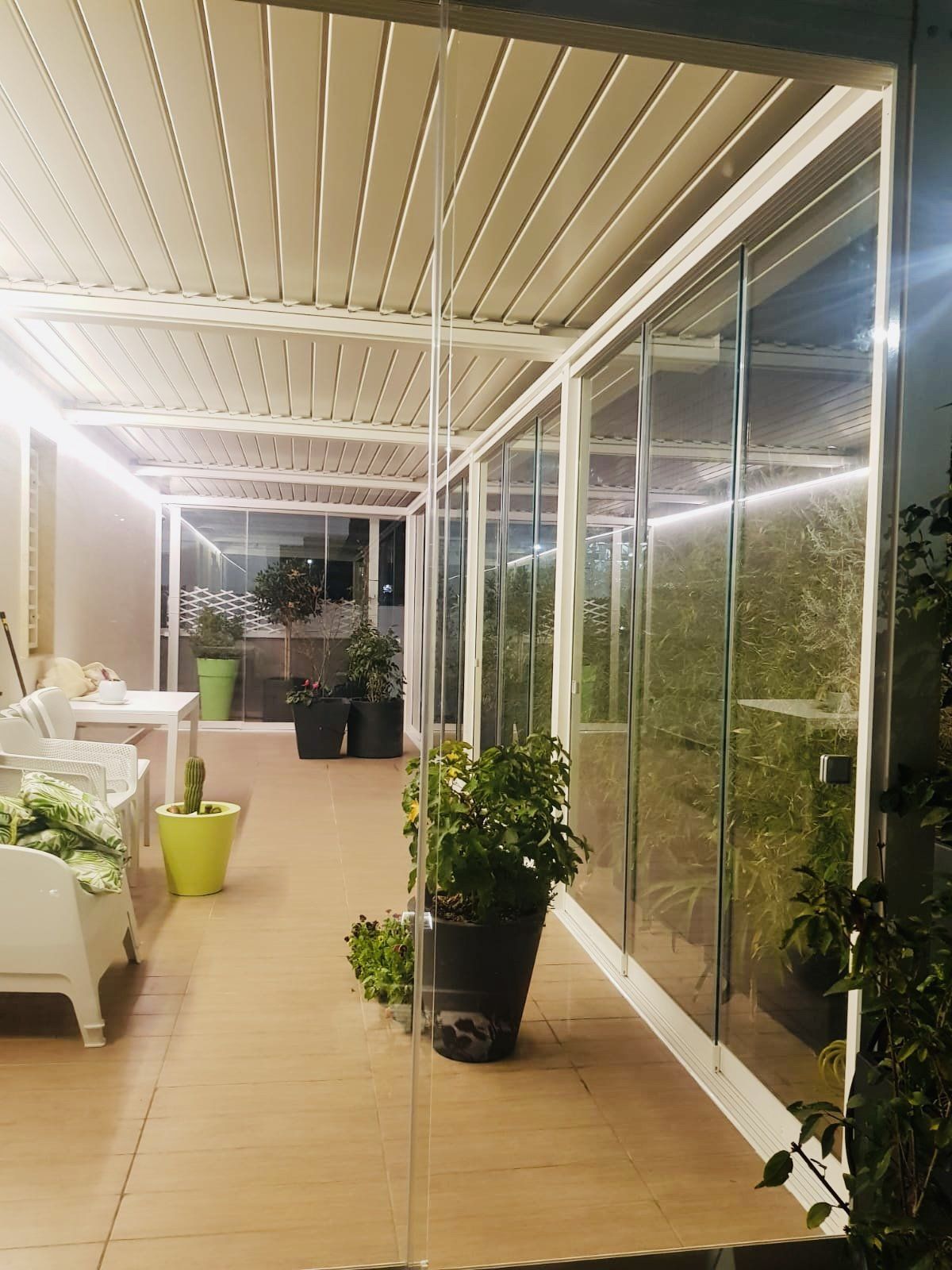 dettaglio pergole bioclimatiche