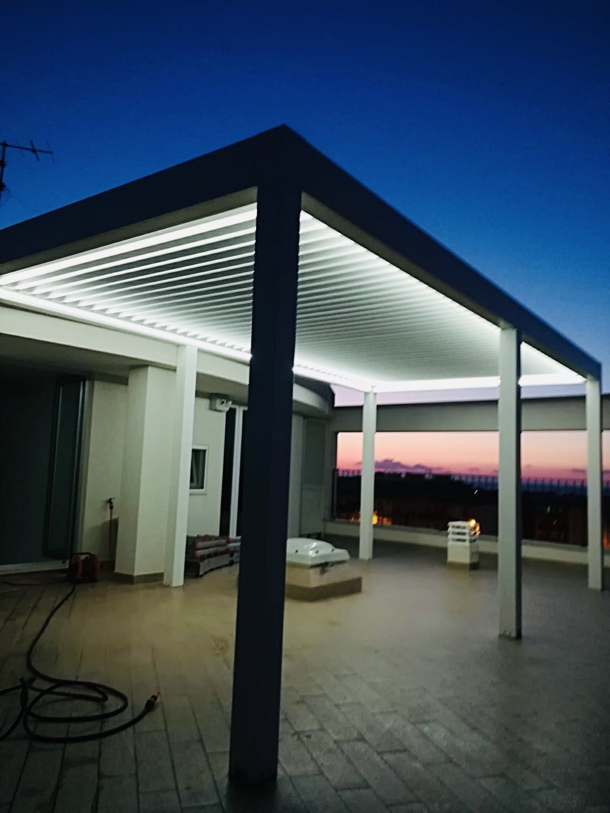 pergola moderna in giardino