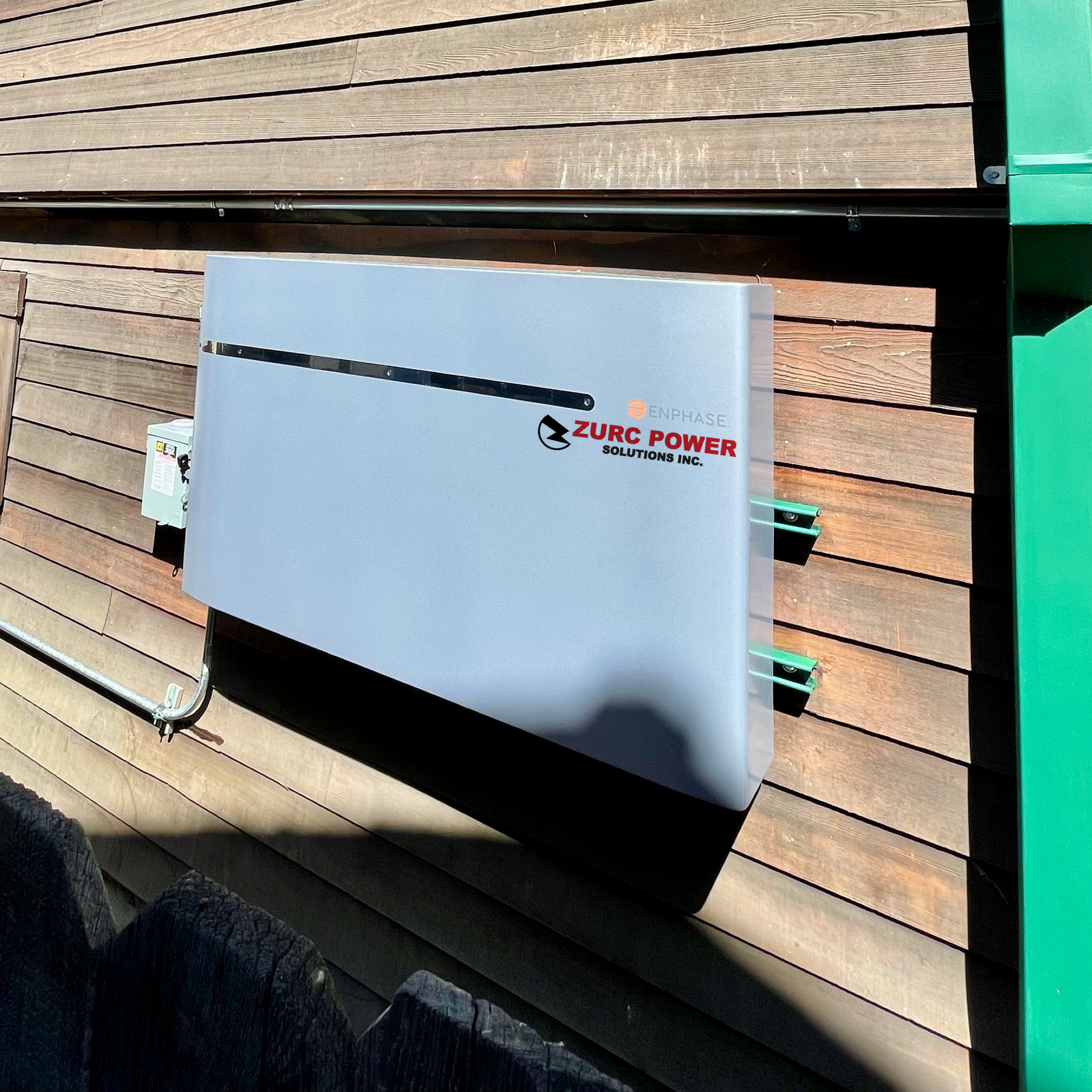 A white box with the word power on it