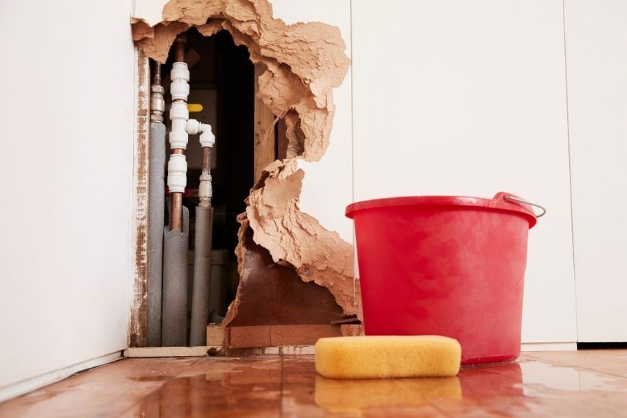 Burst pipe causing water damage to drywall