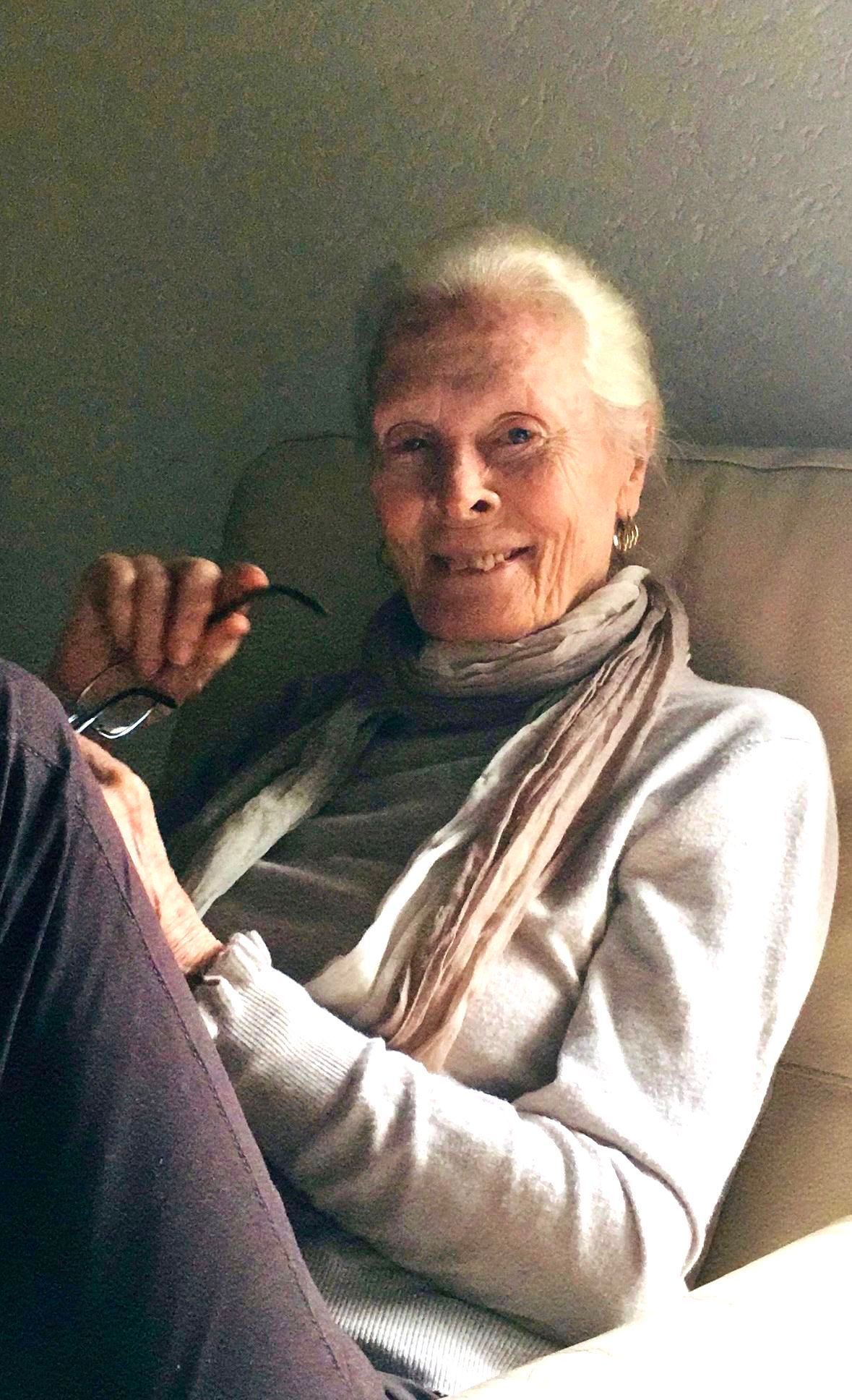 necrologio Hermina (Mini) Holl