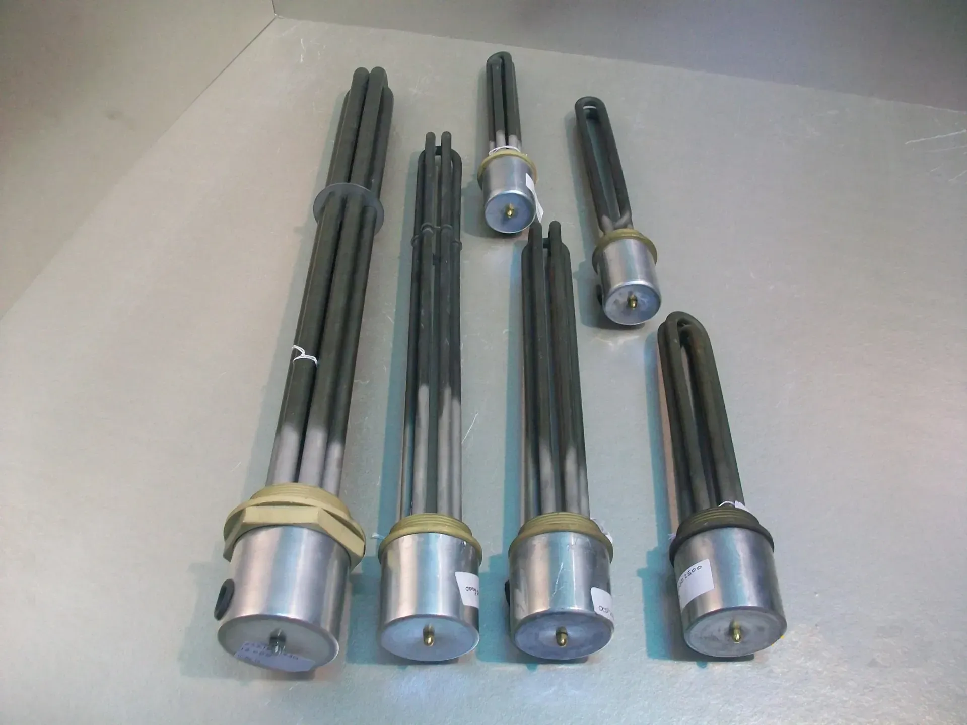 Riscaldatore corazzato su tappo filettato