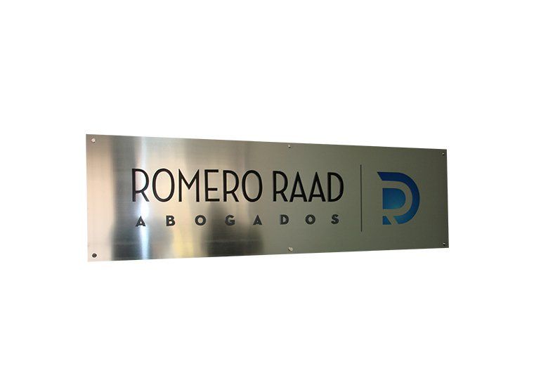 Relieves Rop - Avisos en acero y cristal