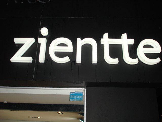 Relieves Rop - Avisos en Acrílico con Sistema de Iluminación