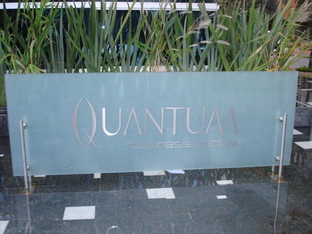 Relieves Rop - Avisos en acero y cristal