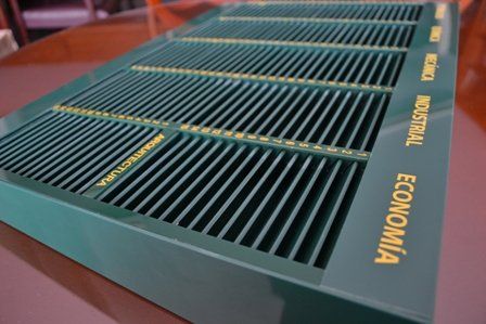 Relieves Rop - Escarapelas y fichas para visitantes