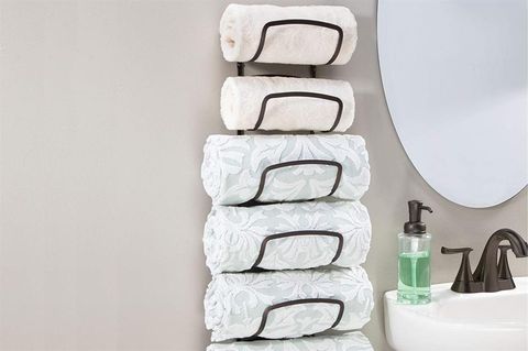 towel rack with 5 towels