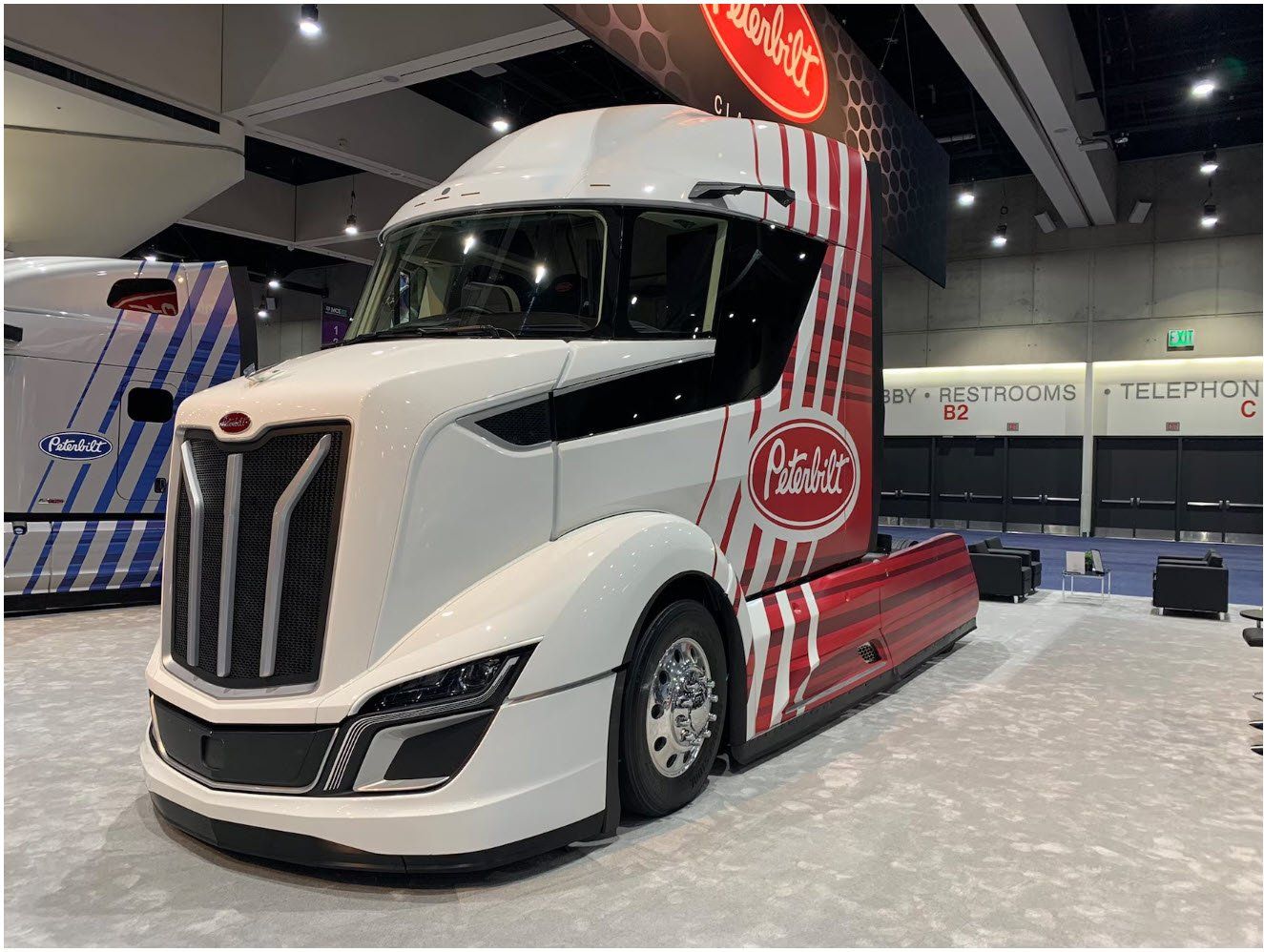 Peterbilt for the first time showcased its SuperTruck II.