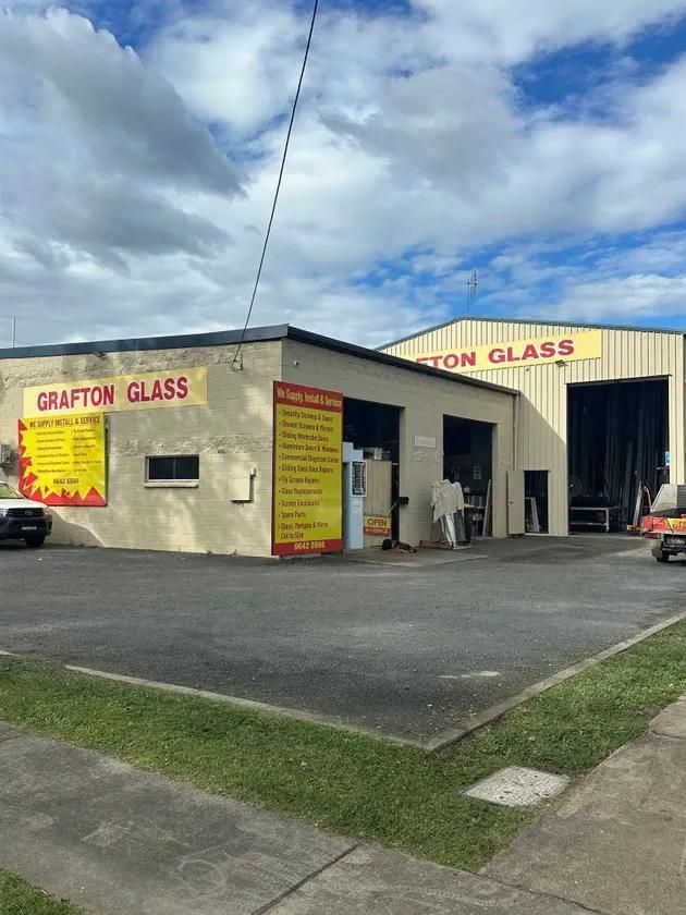 A Large Building with The Word Grafton Glass on It— Grafton Glass in South Grafton, NSW