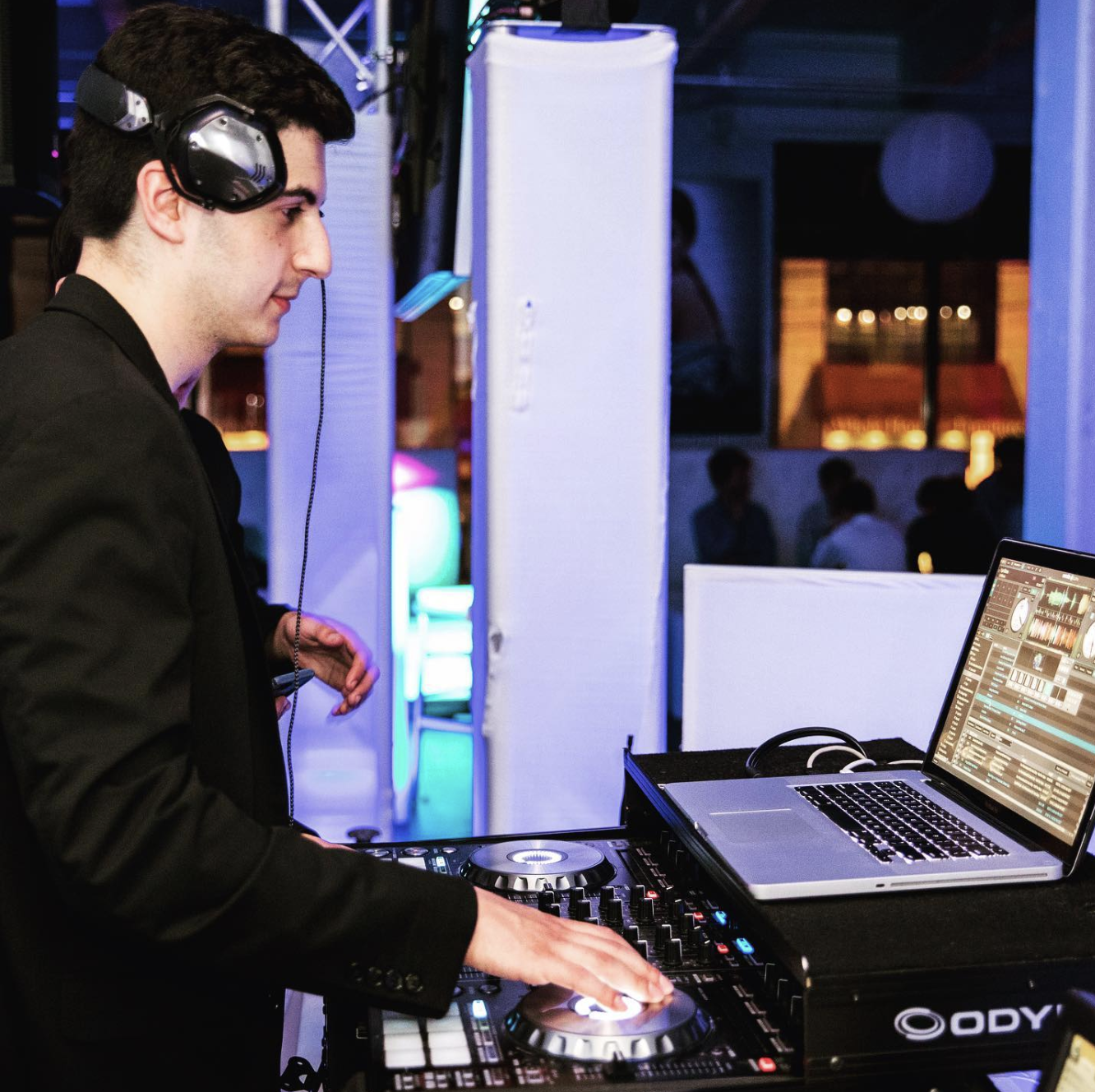 Philly wedding DJ Ethan Mazer performing live for a reception.