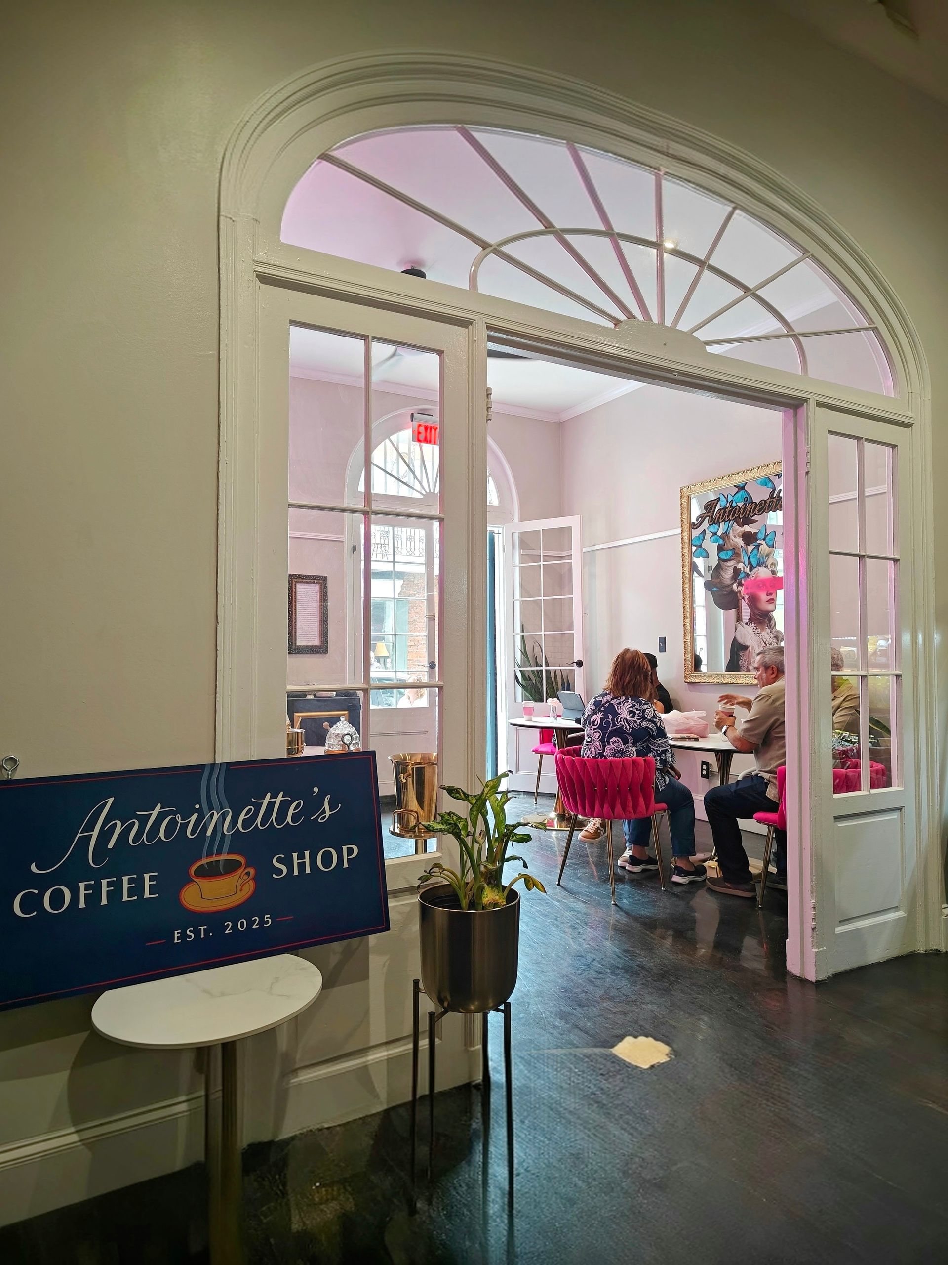Entrance to a coffee shop, 