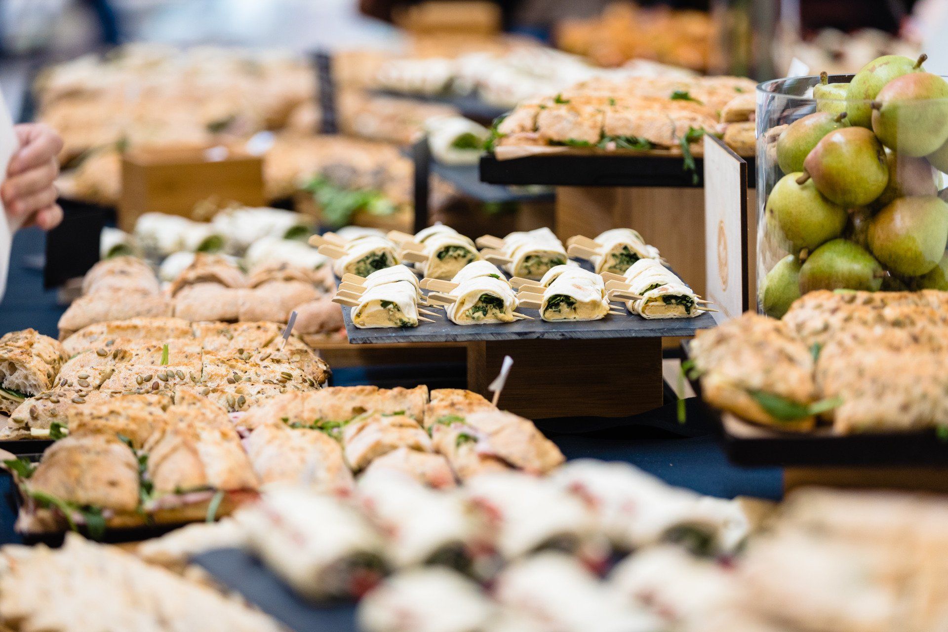 Wraps et sandwiches pour un catering d'entreprise - réalisé par Biorganic - traiteur bio et éco-responsable