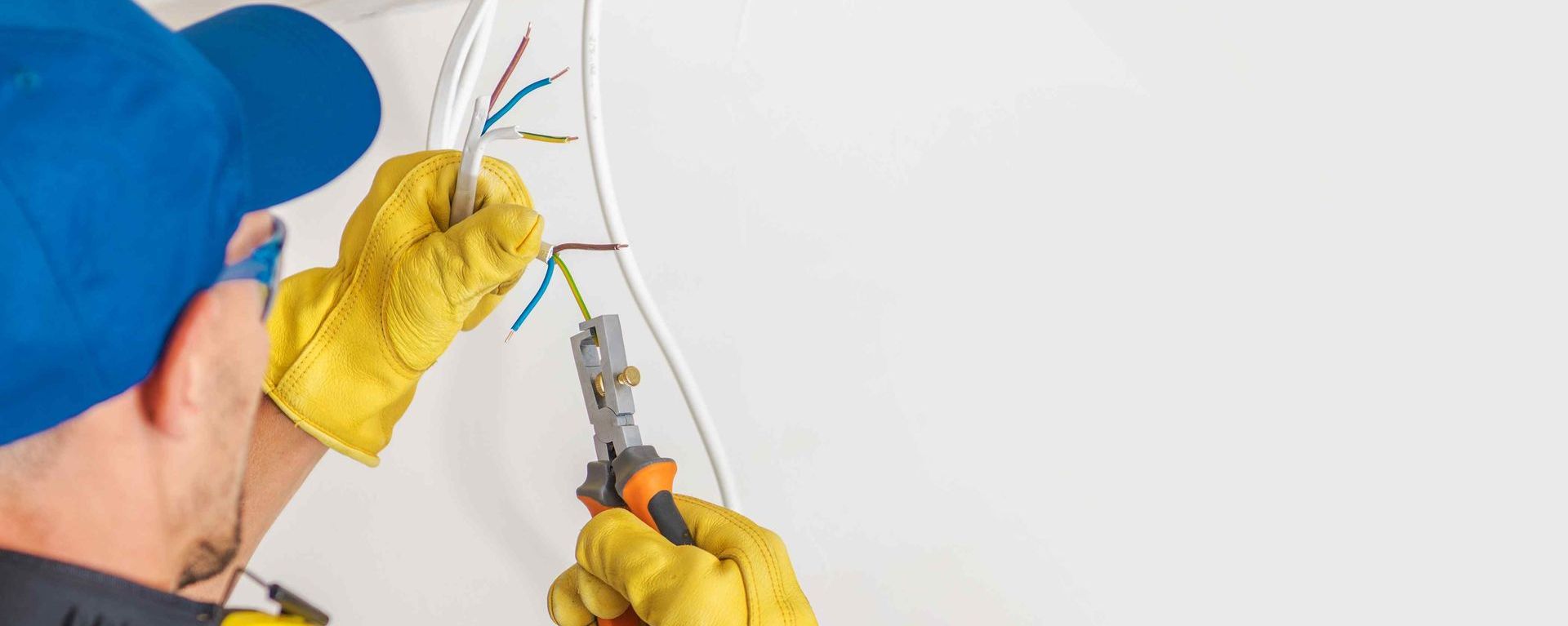 Affordable Professional Electrician Splicing Wires