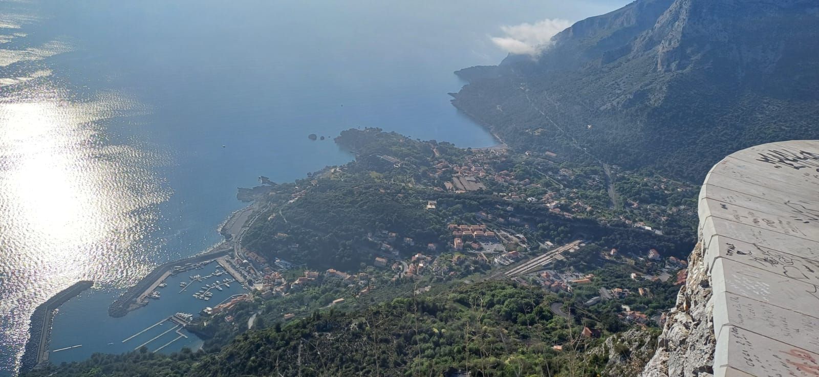 Mari e Coste della Basilicata: Scopri le Spiagge dello Ionio e le Scogliere del Tirreno.