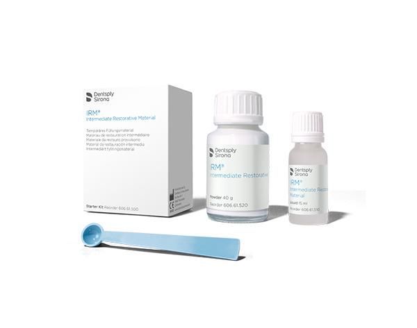 Un kit per impronte dentali Dentsply Sirona SIMP contenente un contenitore per la polvere, un flacone per il liquido e un cucchiaio dosatore blu.