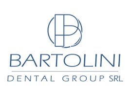 Logo per Bartolini Dental Group SRL, caratterizzato da un emblema stilizzato con la lettera B sopra il nome dell'azienda, scritto in blu.