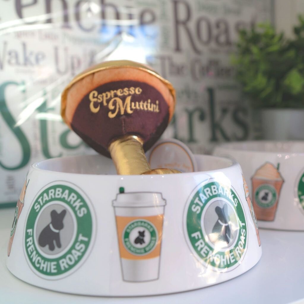 A dog bowl that says starbarks frenchie roast on it