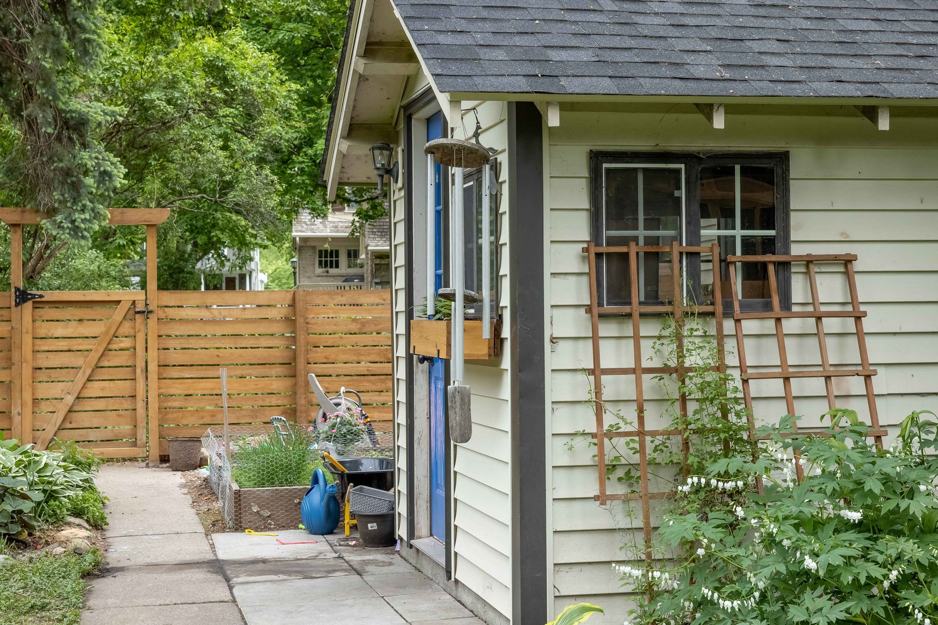 118 Amherst exterior