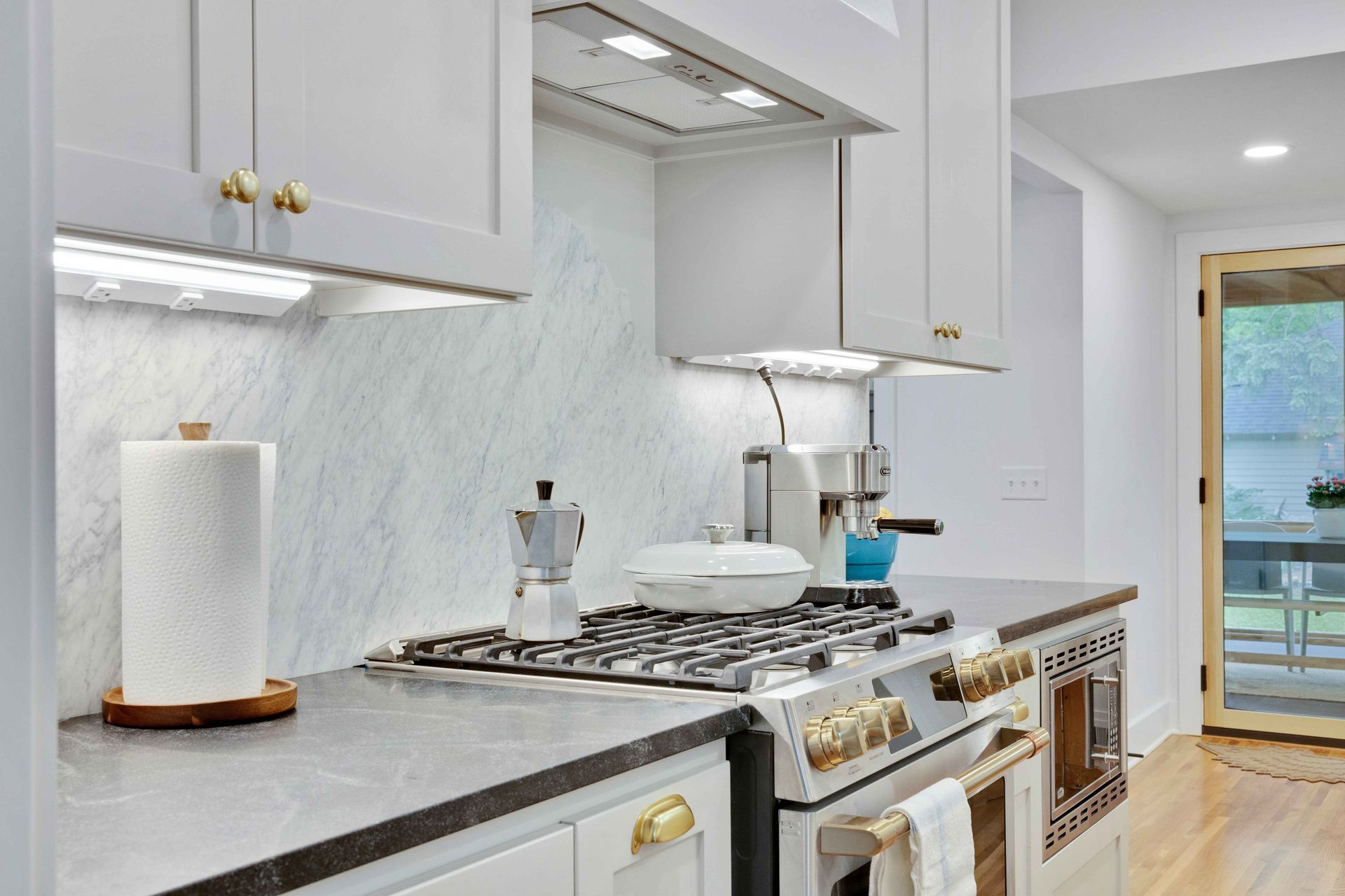 118 Amherst Interior