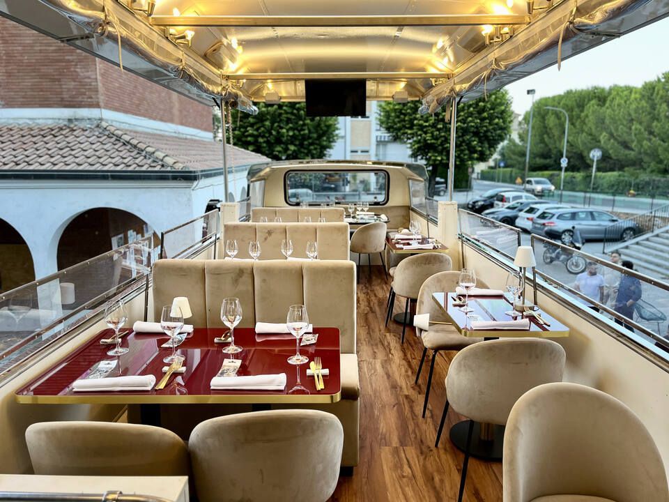 ristorante con terrazza all'aperto